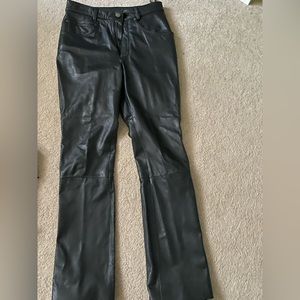 Women’s black leather pants Wilson’s leather.-